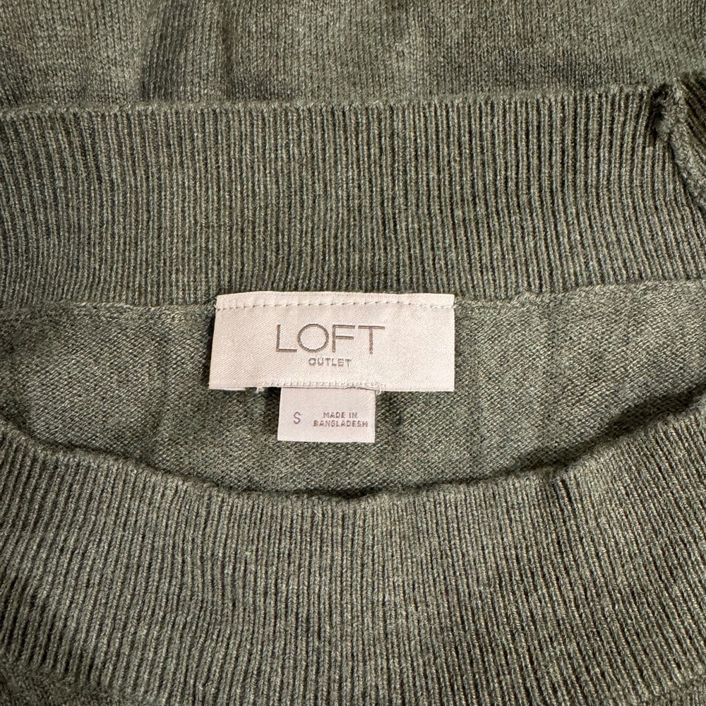 LOFT Olive Green Crew Neck Sweater Ribbed Cuffs and Waist size small - Picture 3 of 3